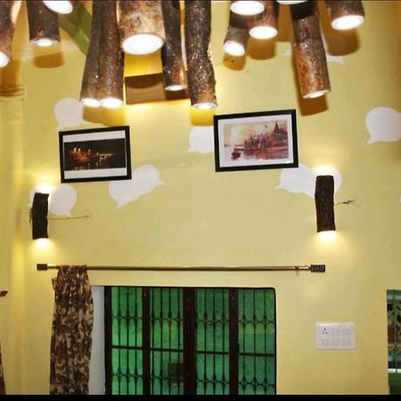 Monalisa Hostel Varanasi Exterior foto